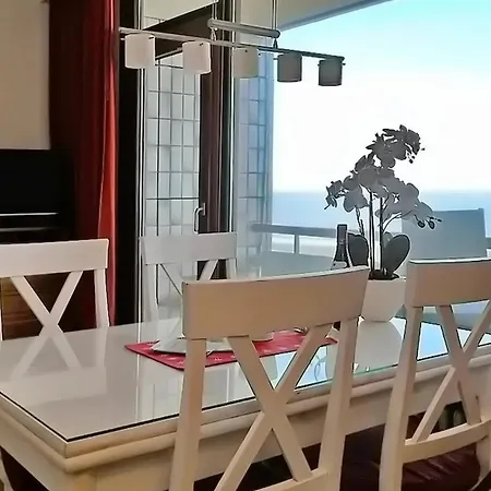 アパート Irma 12, Sandwall *